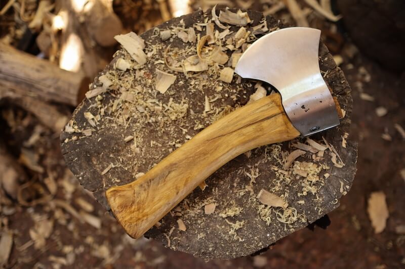 Axe Handling Techniques and Safety Tips for Woodcarving